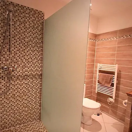 Combrailleurs Apartament *